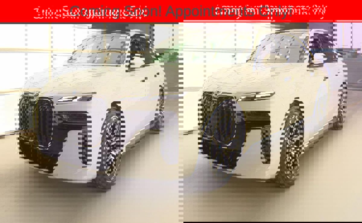 Used 2025 BMW 760i xDrive image 2