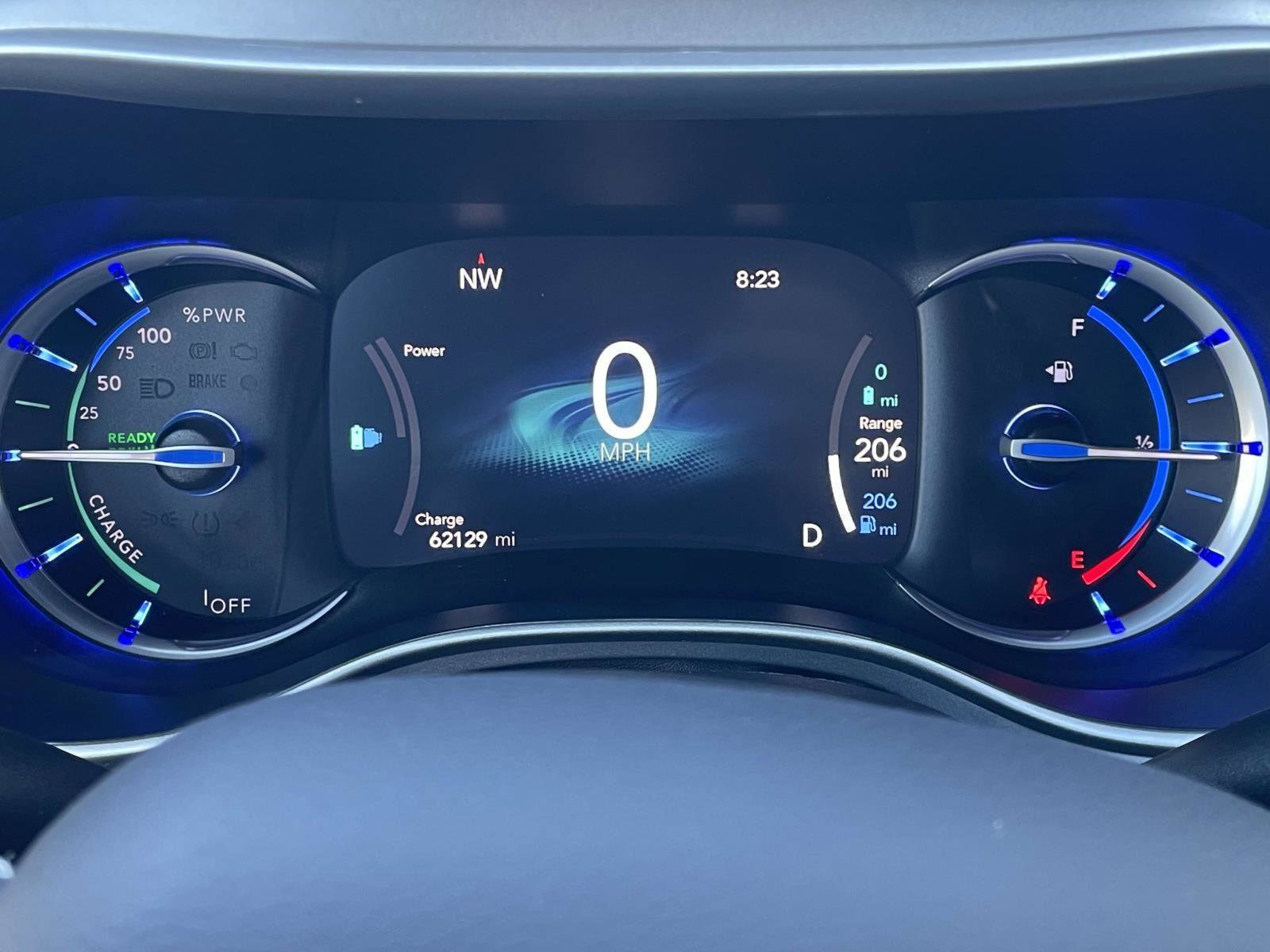 Certified 2024 Chrysler Pacifica Limited image 9