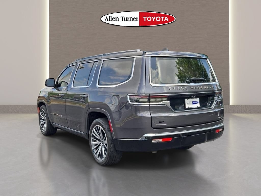 Used 2022 Jeep Grand Wagoneer Series III w/ HD Trailer Tow Package AWD/4WD image 8