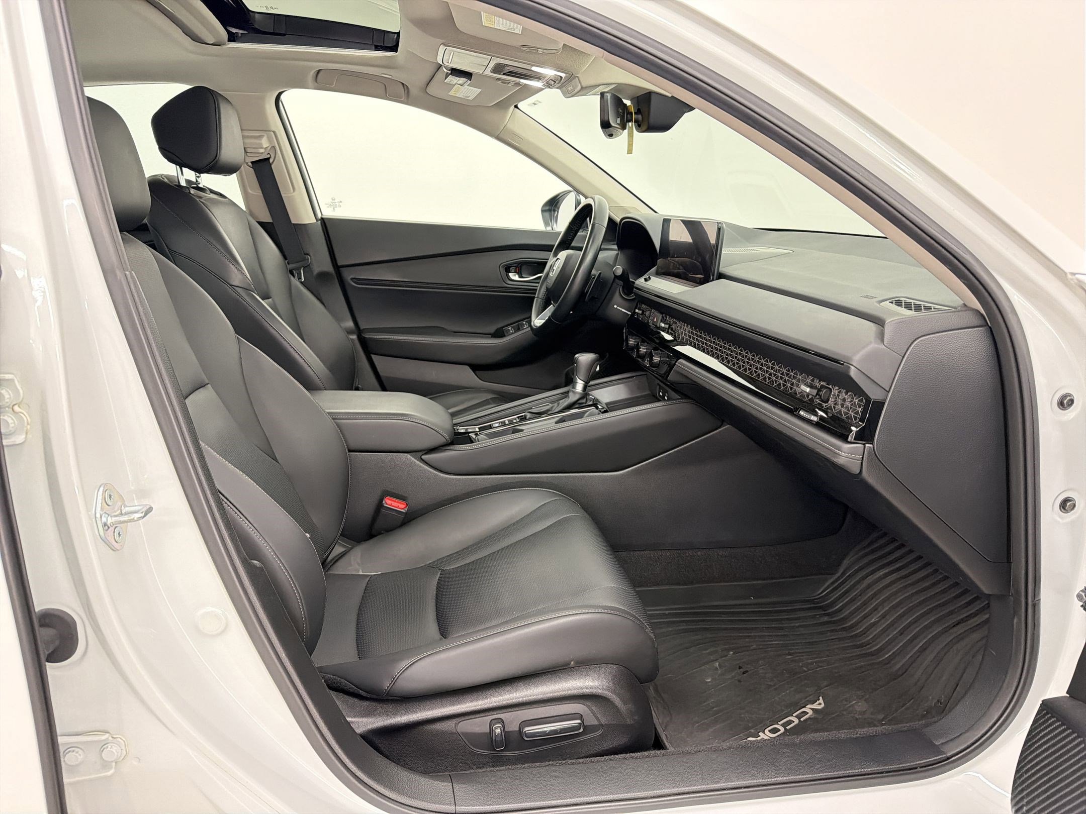 Used 2024 Honda Accord Touring image 26
