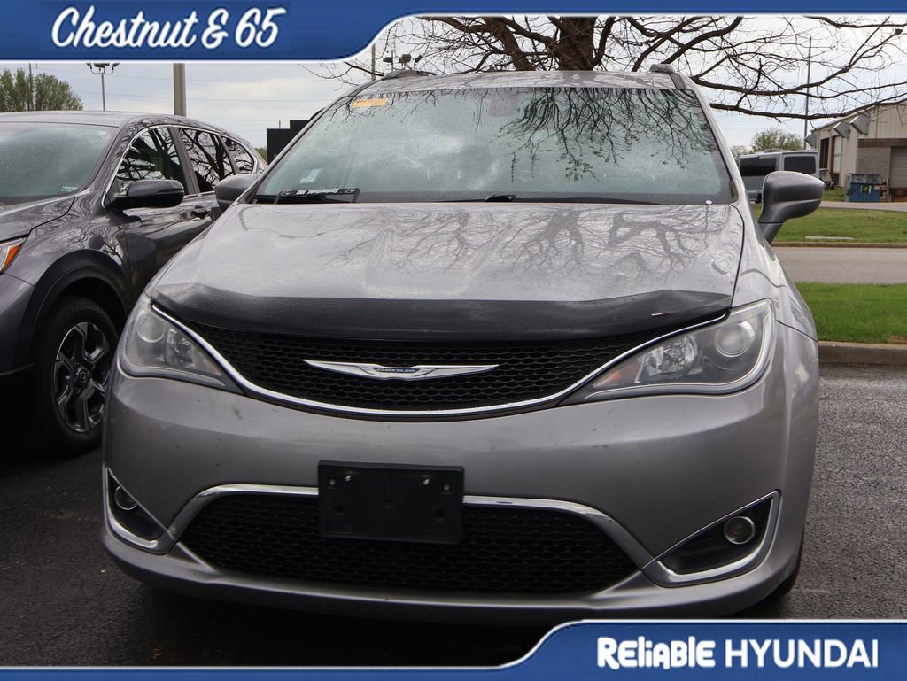 Used 2017 Chrysler Pacifica Touring-L image 11