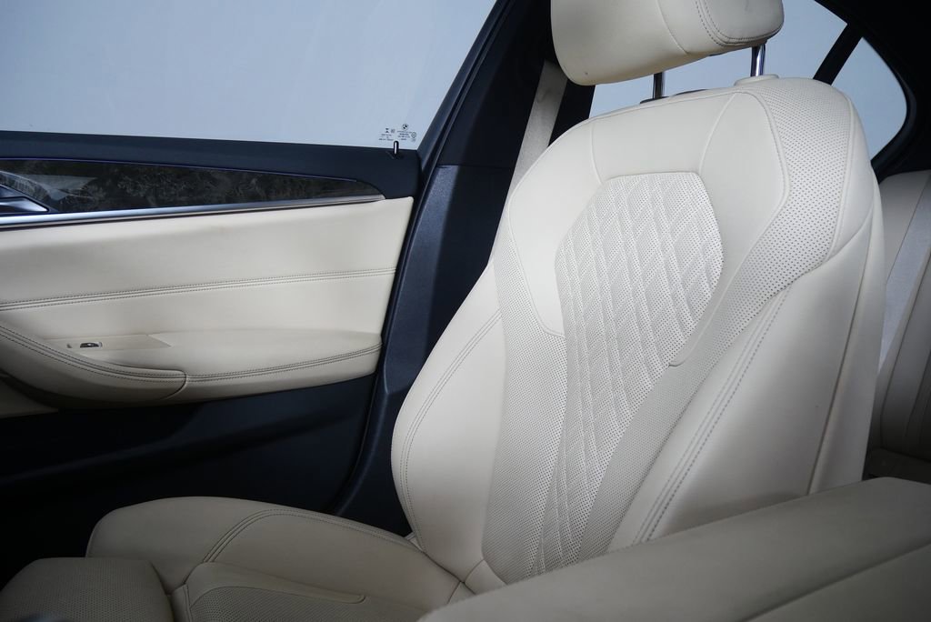 Certified 2023 BMW 530i w/ Convenience Package image 25