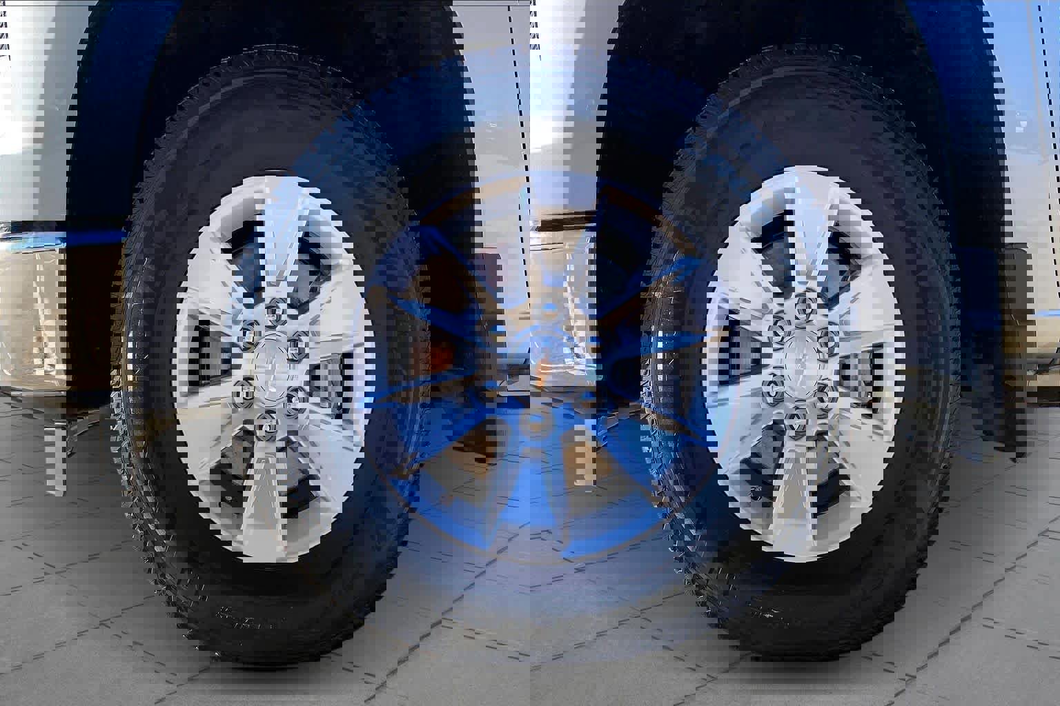 Used 2025 Chevrolet Silverado 1500 LT image 10