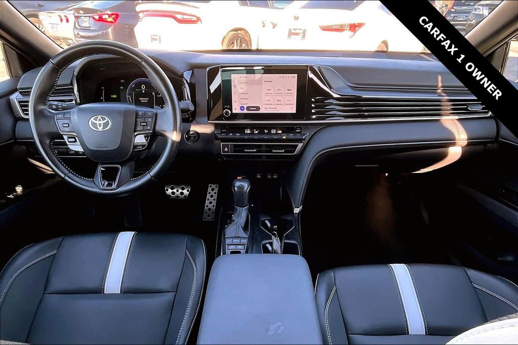 Used 2025 Toyota Camry SE image 7
