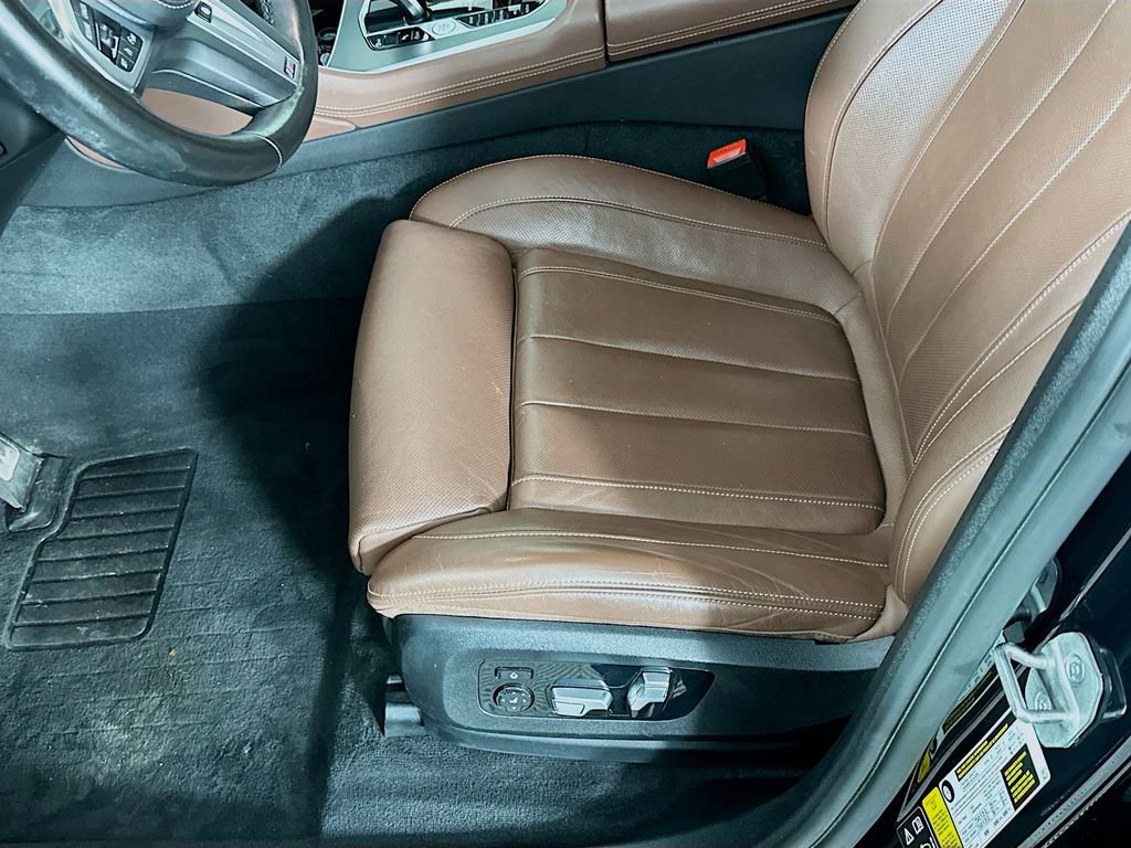 Used 2022 BMW X6 M50i w/ Premium Package image 26