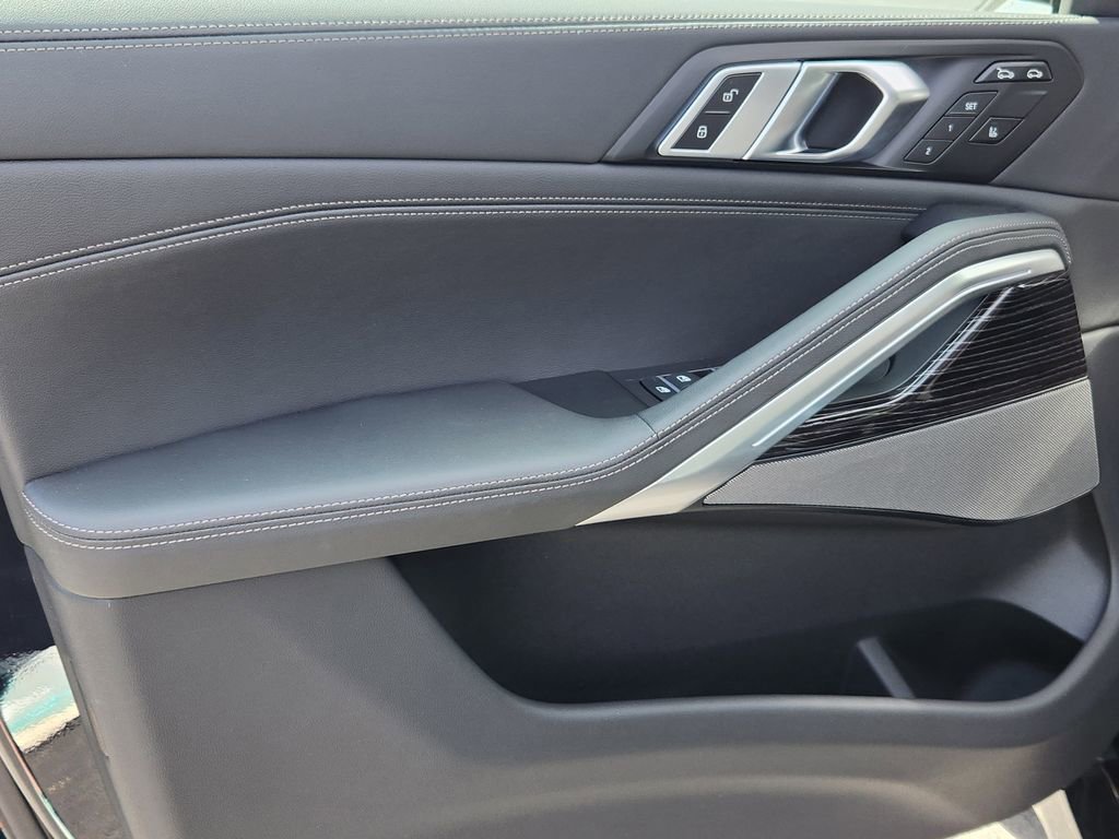 New 2026 BMW X6 xDrive40i image 8