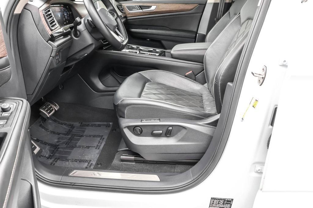 Used 2024 Volkswagen Atlas SEL Premium R-Line image 18