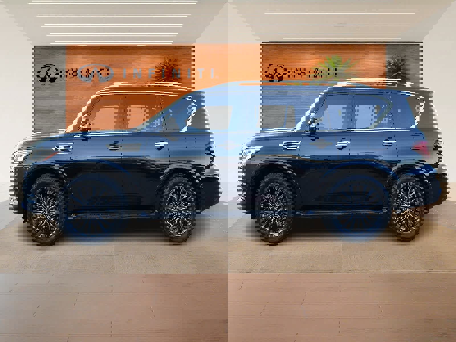 Certified 2023 INFINITI QX80 Premium Select w/ Cargo Package image 4