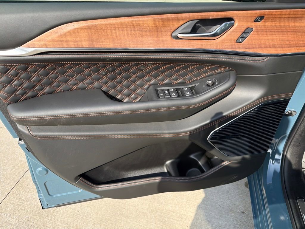 New 2026 Jeep Grand Cherokee L Summit image 11