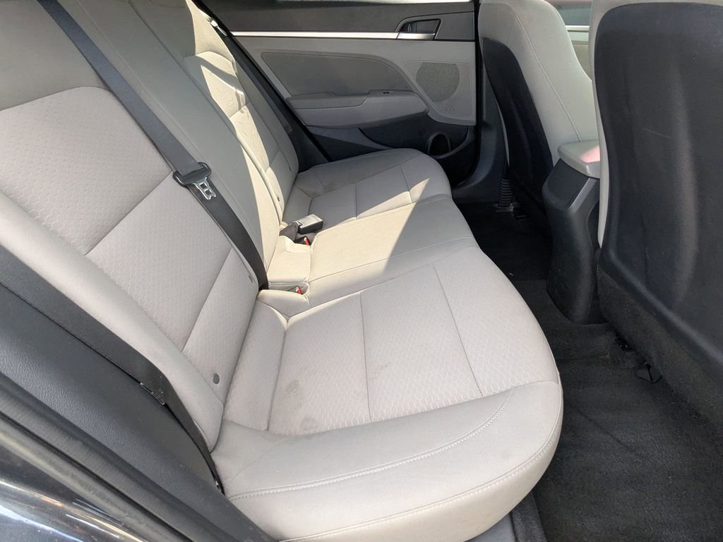 Used 2020 Hyundai Elantra SEL image 18