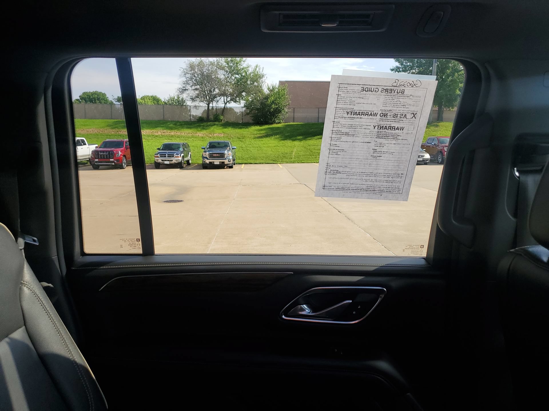 Used 2021 Chevrolet Suburban Premier w/ Premium Package AWD/4WD image 16