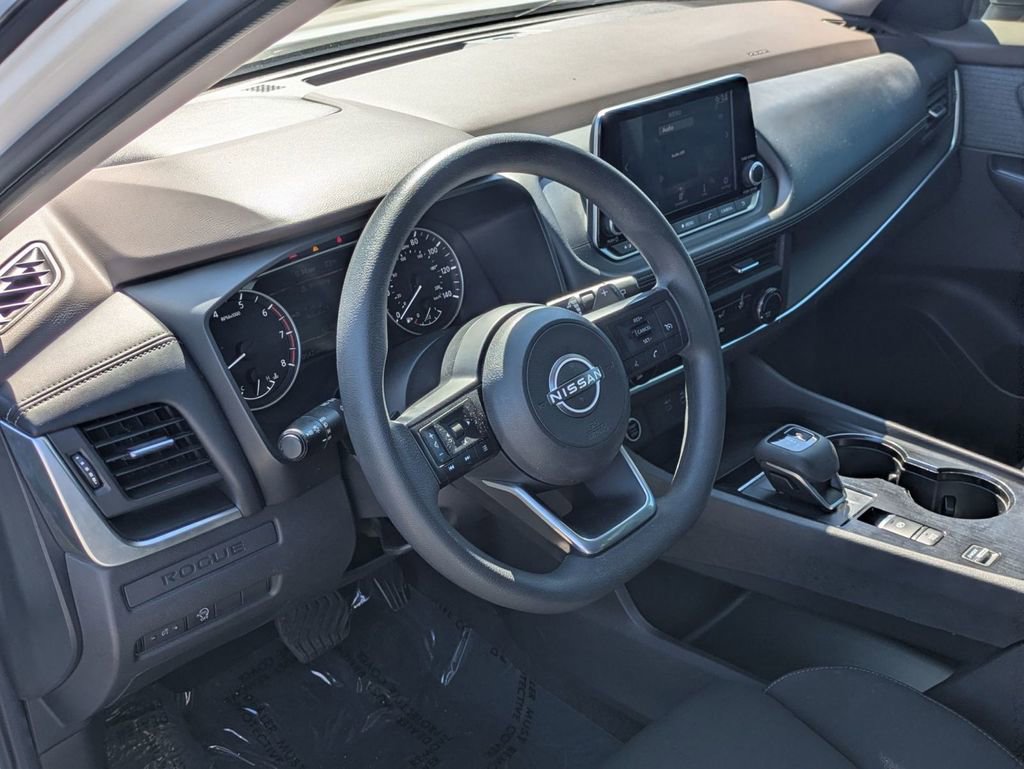 Used 2023 Nissan Rogue S FWD image 13