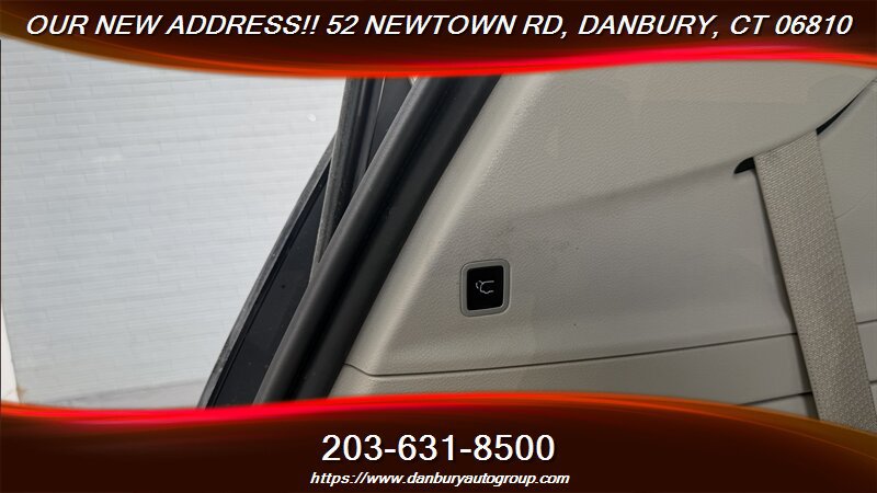 Used 2022 Chrysler Pacifica Touring-L FWD image 28