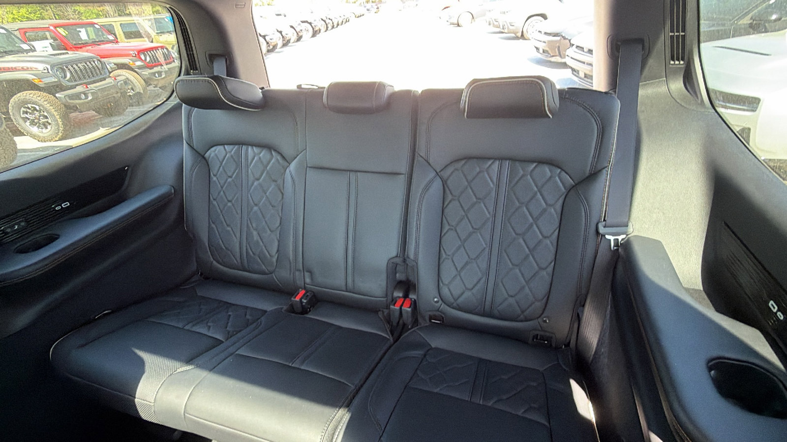 Used 2025 Jeep Grand Wagoneer Series III w/ Quick Order Packagew 28T AWD/4WD image 26