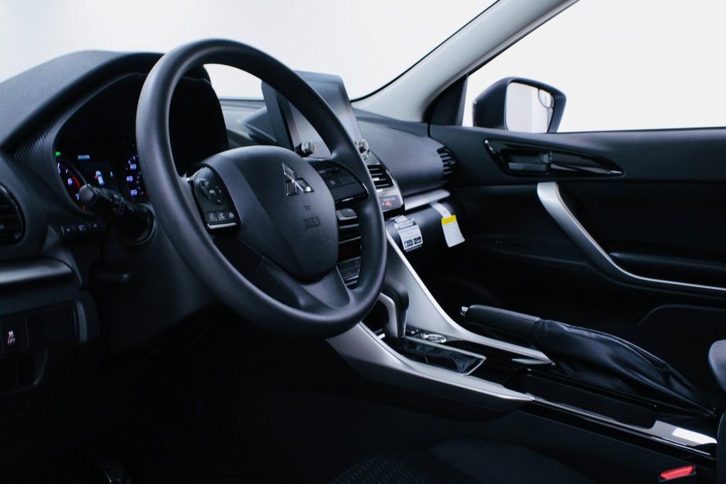 Used 2024 Mitsubishi Eclipse Cross Black Edition image 5