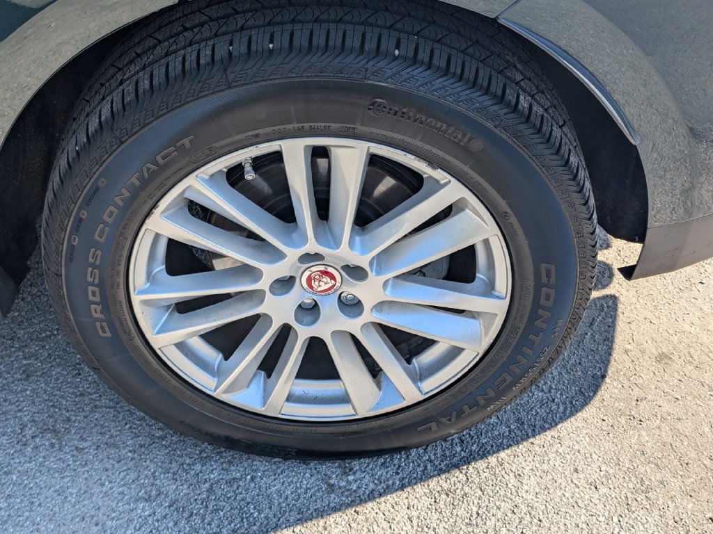 Used 2017 Jaguar F-PACE Prestige AWD/4WD image 22