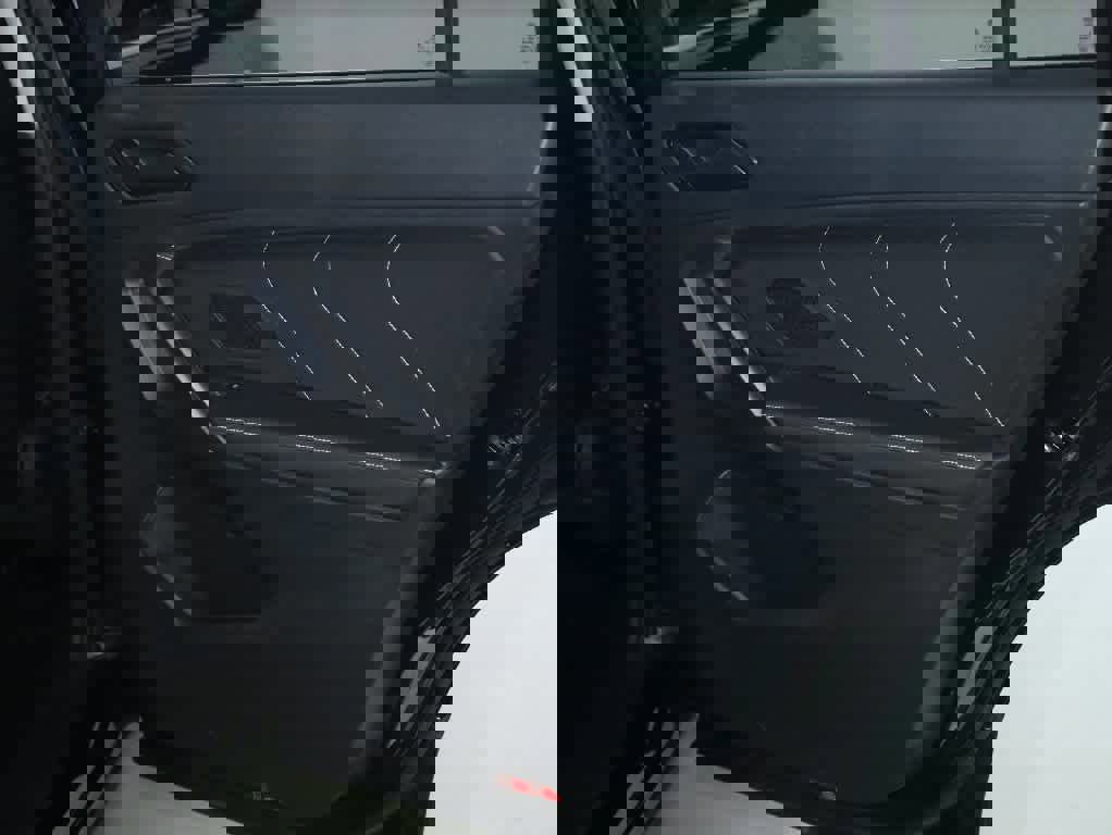 Certified 2022 Volkswagen Tiguan SE w/ Panoramic Sunroof Package image 34