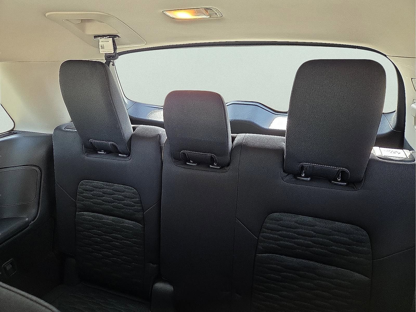 Used 2025 Nissan Pathfinder SV image 10