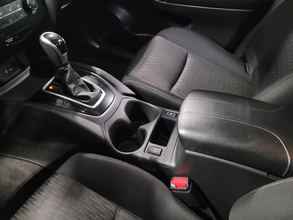 Used 2020 Nissan Rogue S w/ Special Edition Package FWD image 26