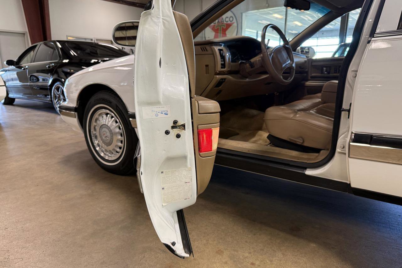 Used 1995 Buick Roadmaster Estate RWD image 60