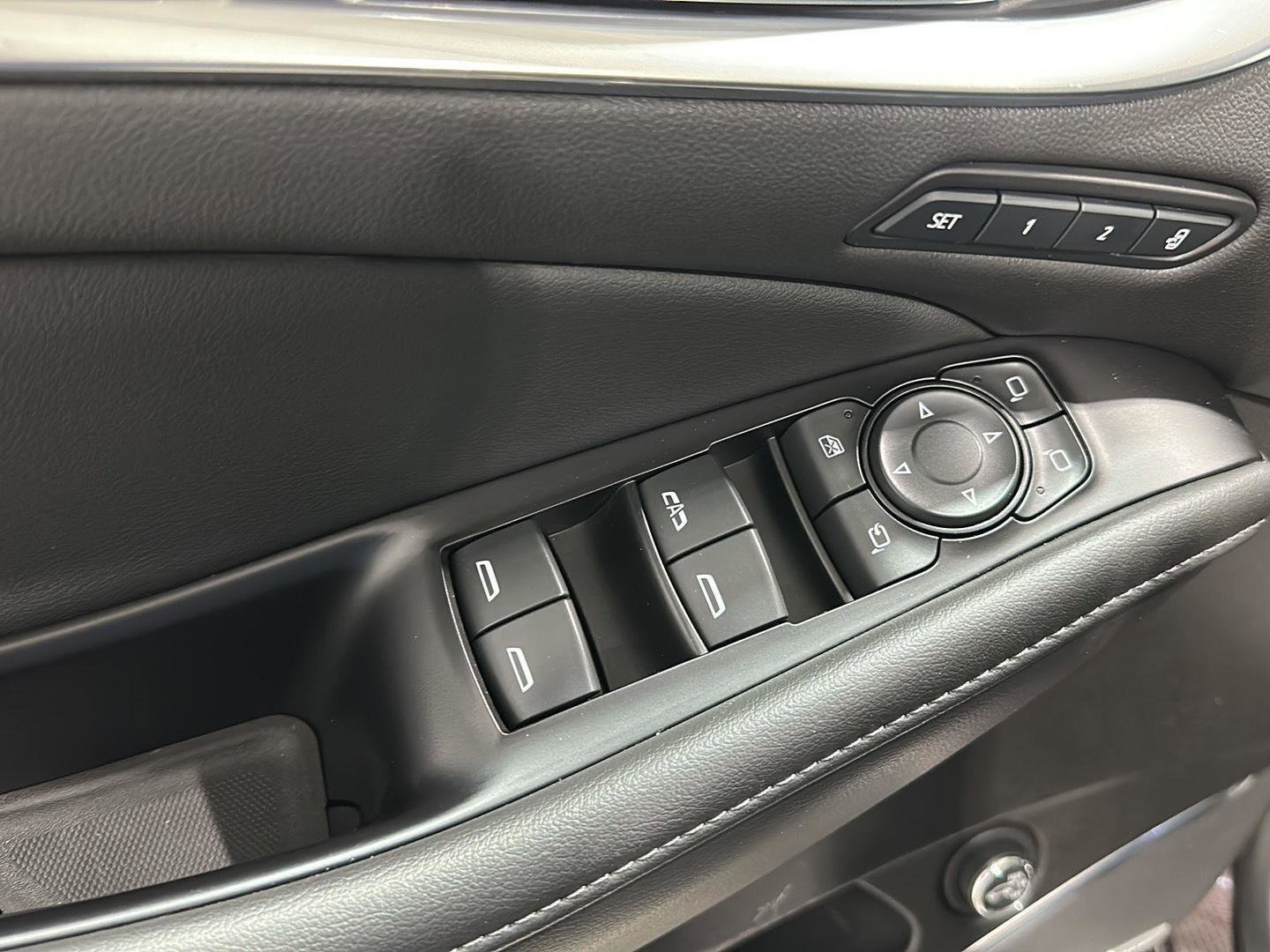 Used 2020 Buick Enclave Avenir w/ Avenir Technology Package AWD/4WD image 19