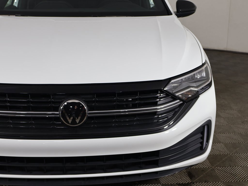 Used 2024 Volkswagen Jetta Sport image 12