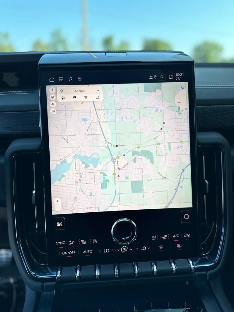 New 2026 GMC Yukon AT4 Ultimate AWD/4WD image 14