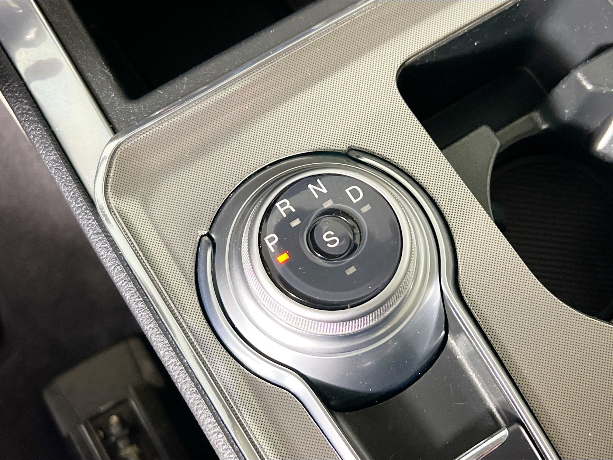 Used 2024 Ford Edge Titanium AWD/4WD image 25