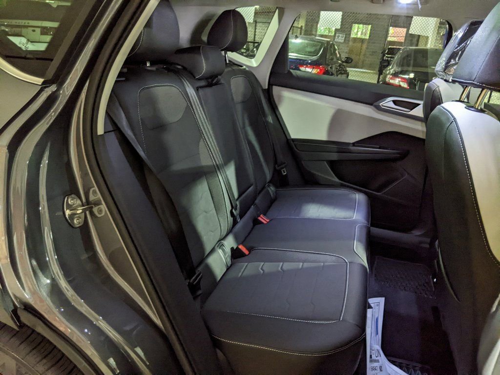 New 2026 Volkswagen Taos SE image 26