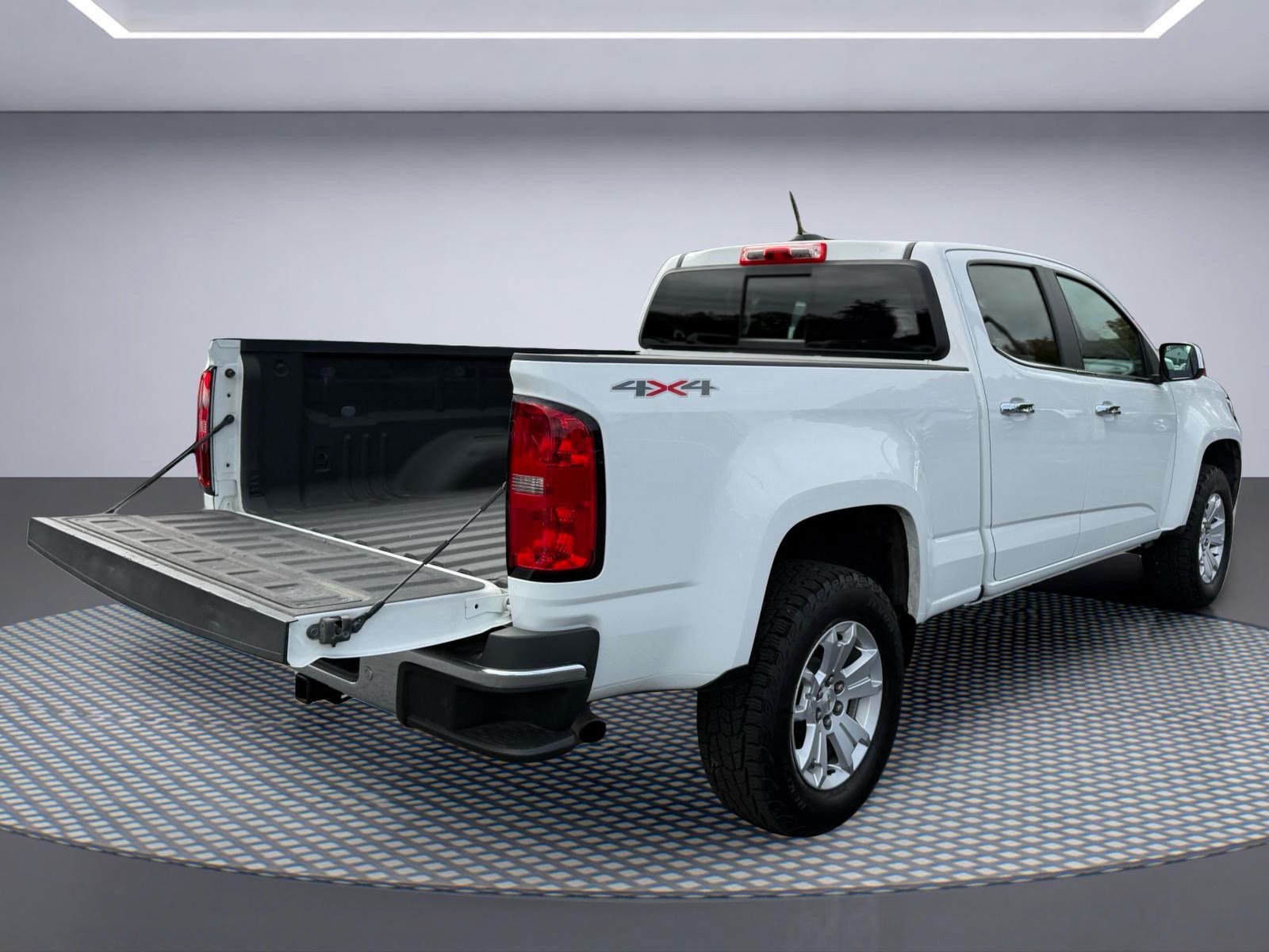 Used 2022 Chevrolet Colorado LT w/ Safety Package AWD/4WD image 10
