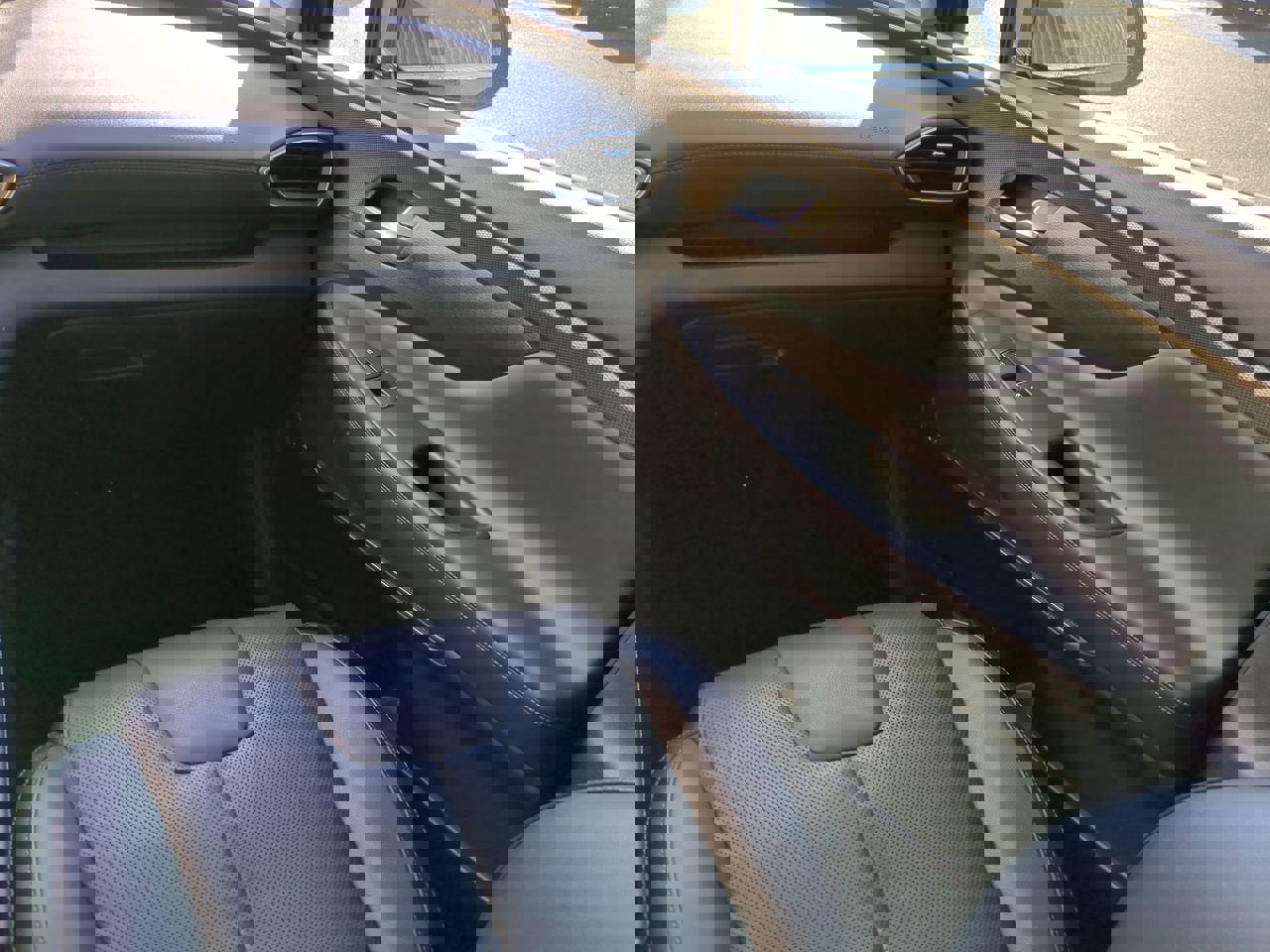 Used 2019 Hyundai Santa Fe Limited image 17