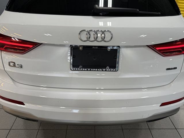 Certified 2023 Audi Q3 2.0T Premium w/ Convenience Package AWD/4WD image 39