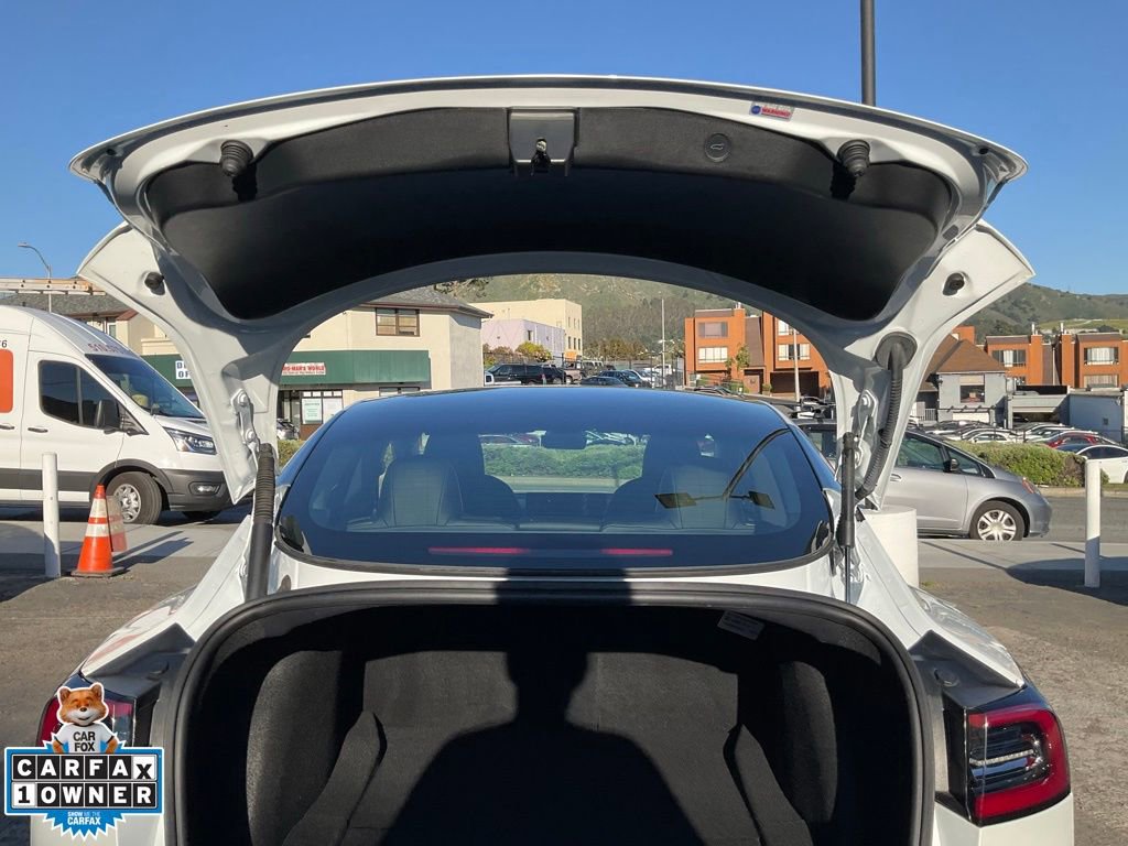 Used 2023 Tesla Model 3 Standard Range image 9