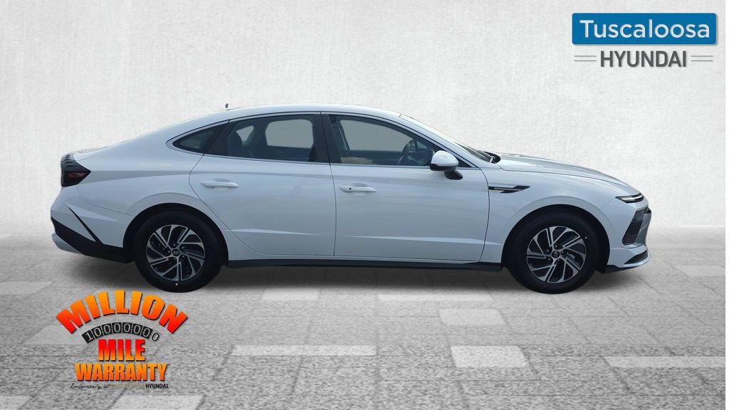 New 2026 Hyundai Sonata Blue FWD image 9