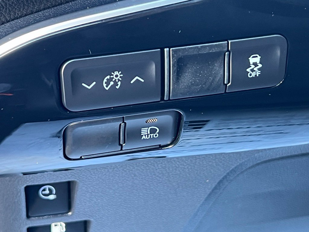 Certified 2022 Toyota Prius Prime XLE FWD image 39