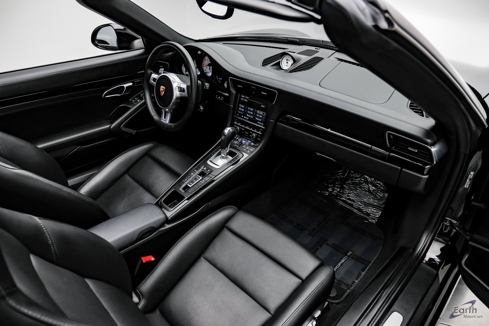 Used 2015 Porsche 911 Turbo image 51