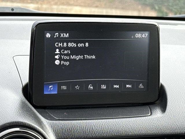 Used 2019 Toyota Yaris LE image 19