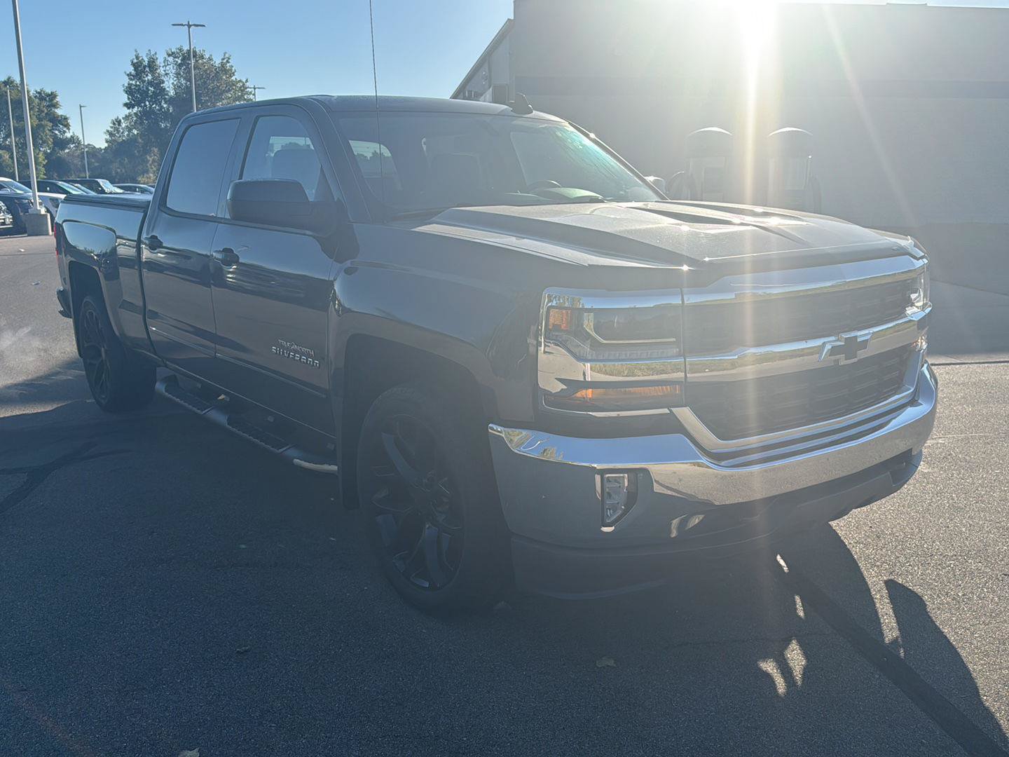 Used 2017 Chevrolet Silverado 1500 LT w/ LPO, Black Pack AWD/4WD image 7