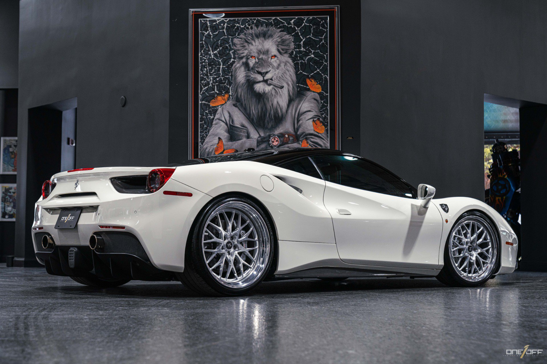 Used 2016 Ferrari 488 GTB RWD image 11