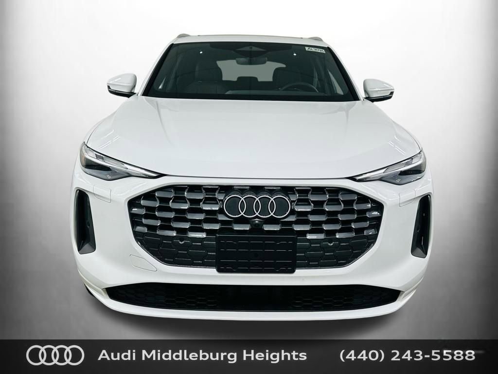 Certified 2025 Audi Q5 Premium w/ Convenience Package image 2