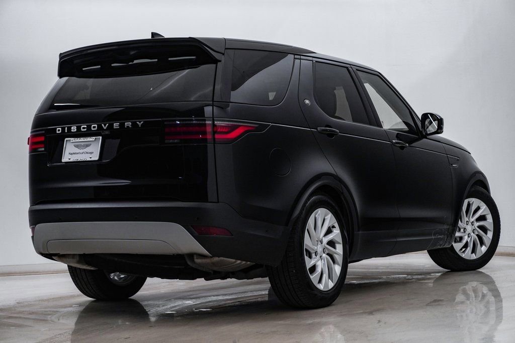 Used 2025 Land Rover Discovery S image 9