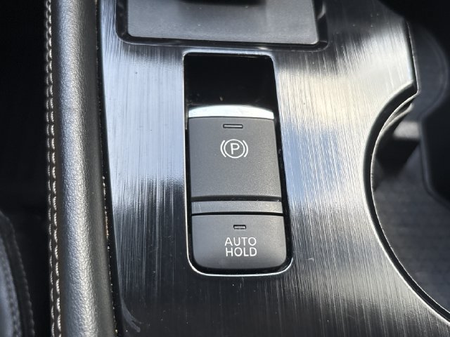 Certified 2021 Nissan Rogue Platinum FWD image 9