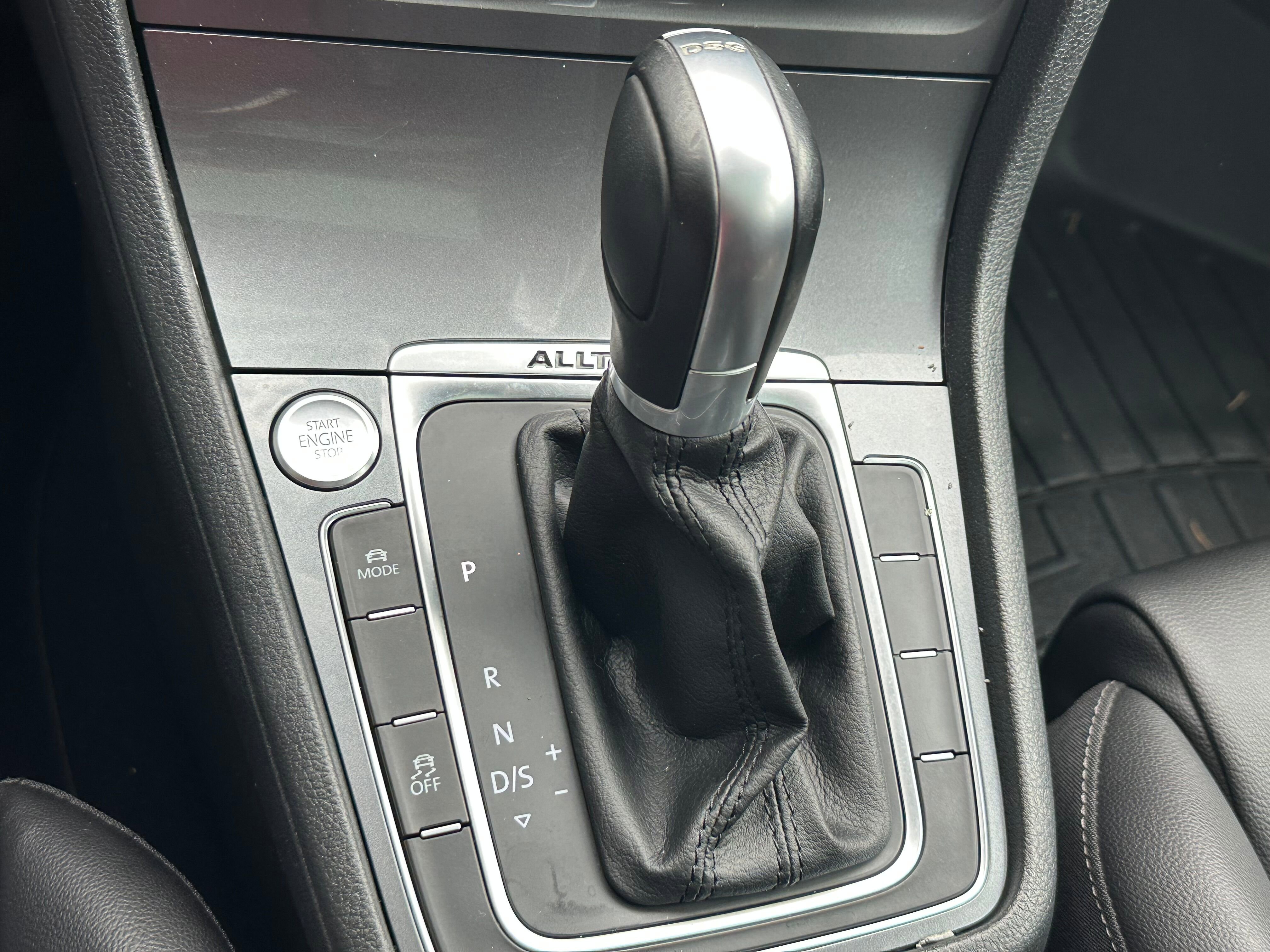 Used 2017 Volkswagen Golf Alltrack SE image 29