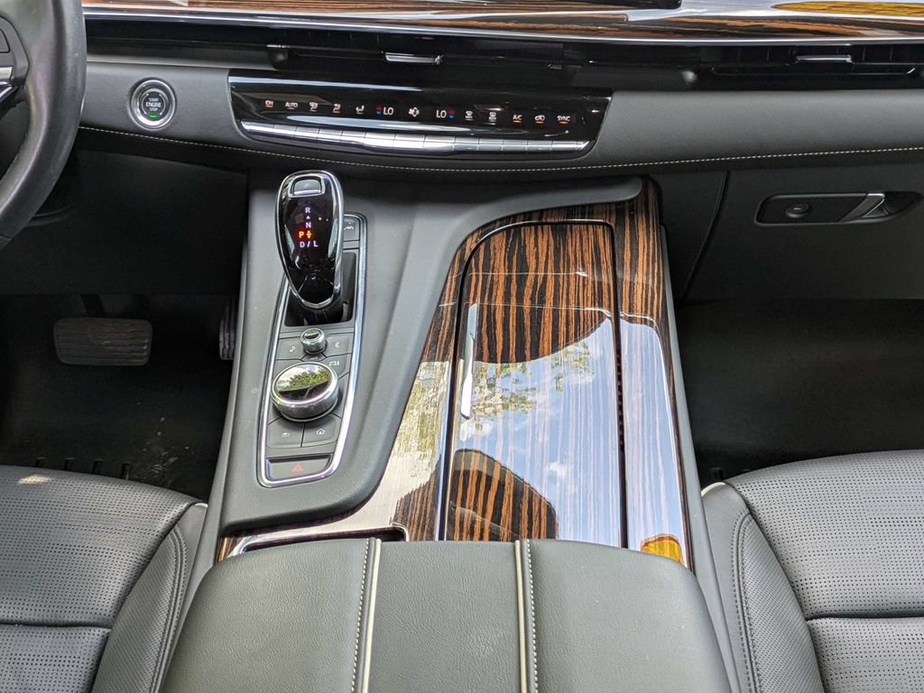 Used 2024 Cadillac Escalade ESV Premium Luxury w/ Performance Package AWD/4WD image 20