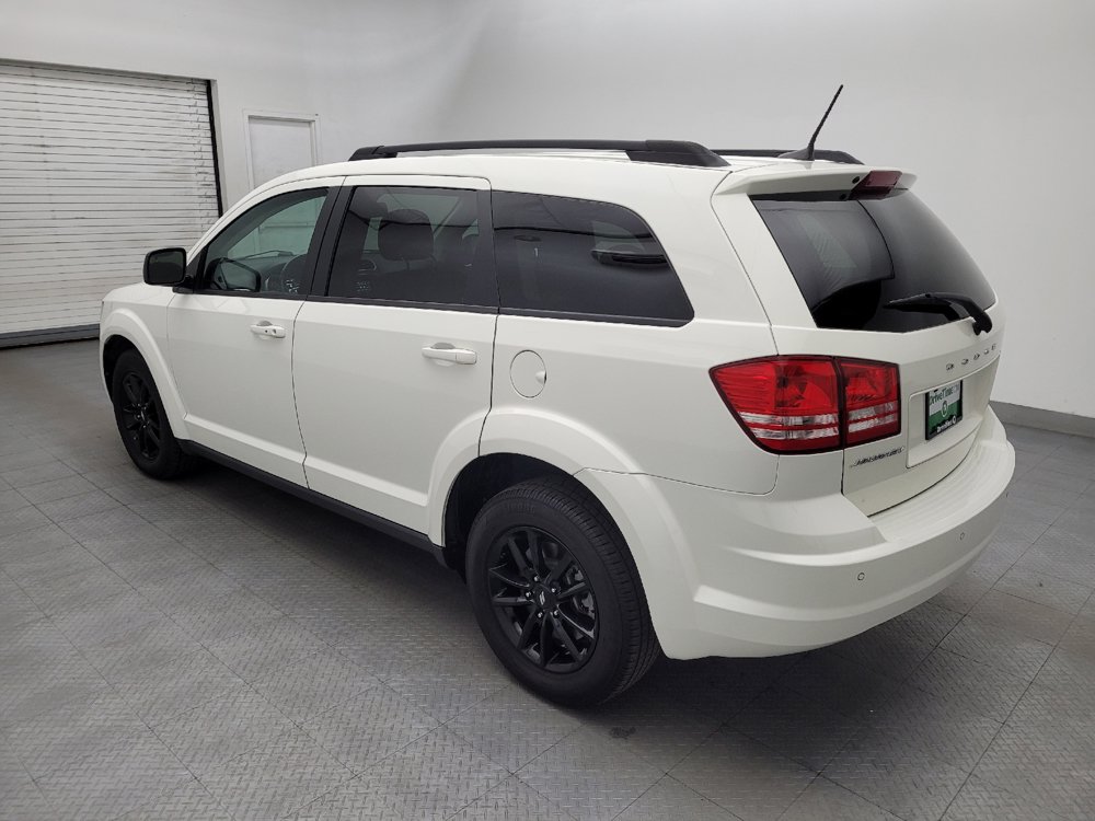 Used 2020 Dodge Journey SE w/ SE Popular Equipment Group FWD image 3