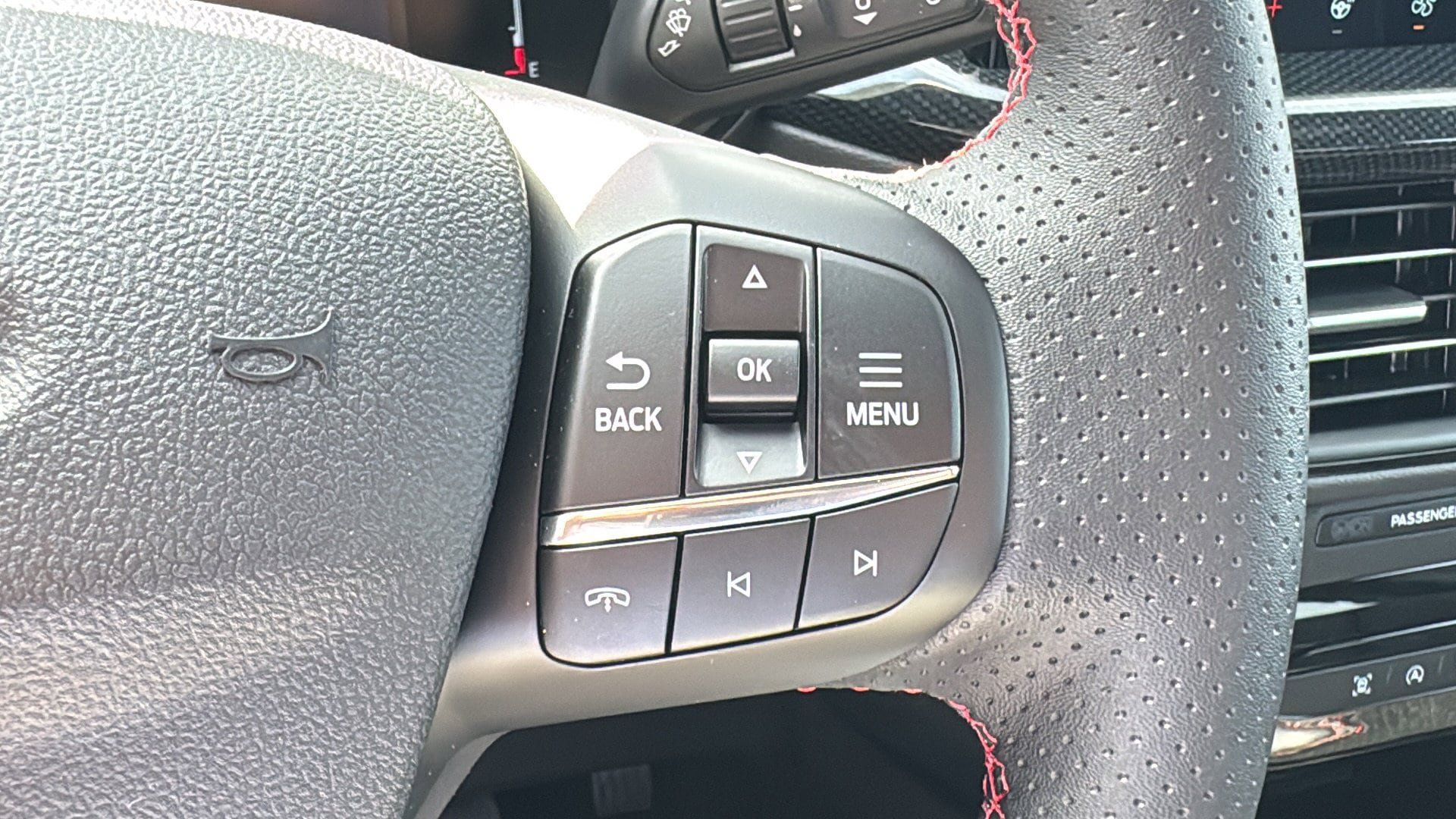 New 2026 Ford Escape ST-Line w/ Tech Pack #1 AWD/4WD image 19