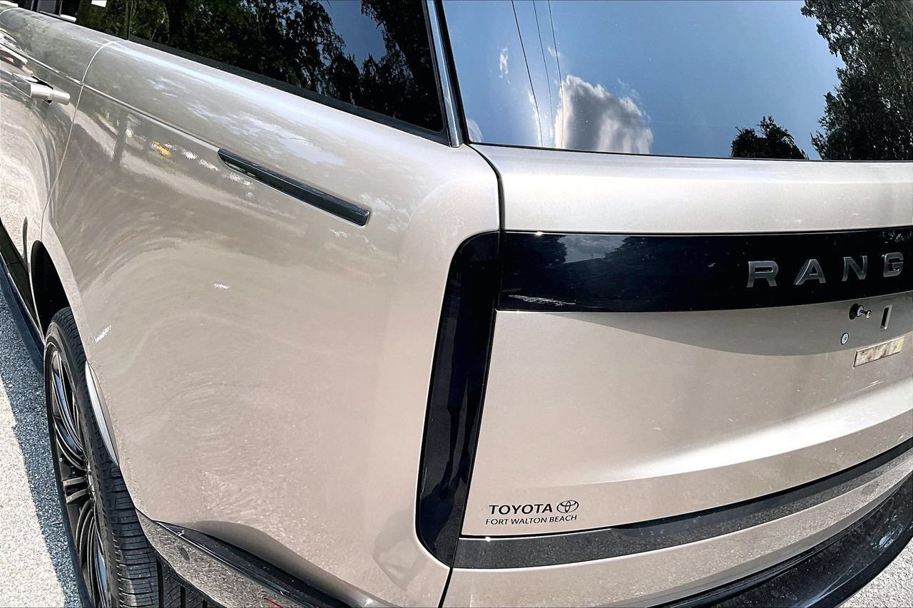 Used 2023 Land Rover Range Rover SE AWD/4WD image 20