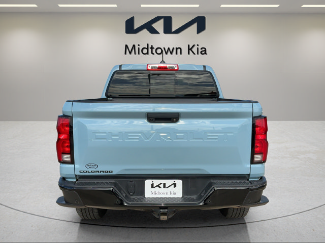 Used 2025 Chevrolet Colorado Z71 w/ Technology Package AWD/4WD image 4