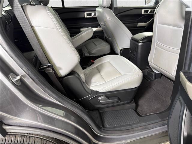 Used 2023 Ford Explorer XLT w/ Equipment Group 202A RWD image 15