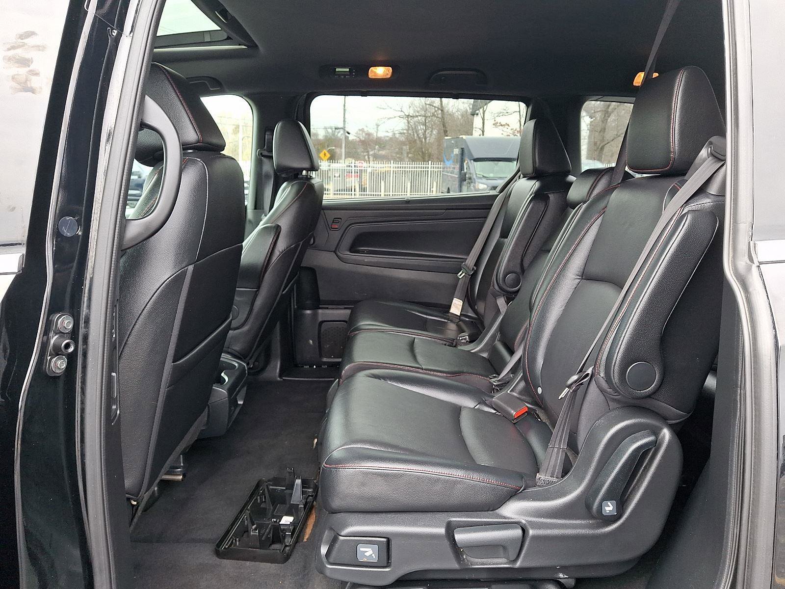 Used 2024 Honda Odyssey Sport image 13